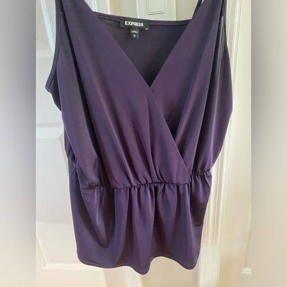 Express Top/Spaghetti Straps V Neck Women’s Size Large.Pretty purple plum color. - Picture 3 of 4